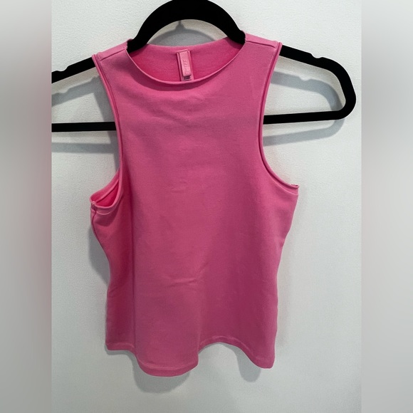 Skims Outdoor Mock Neck Tank Bubble Gum - Picture 3 of 4